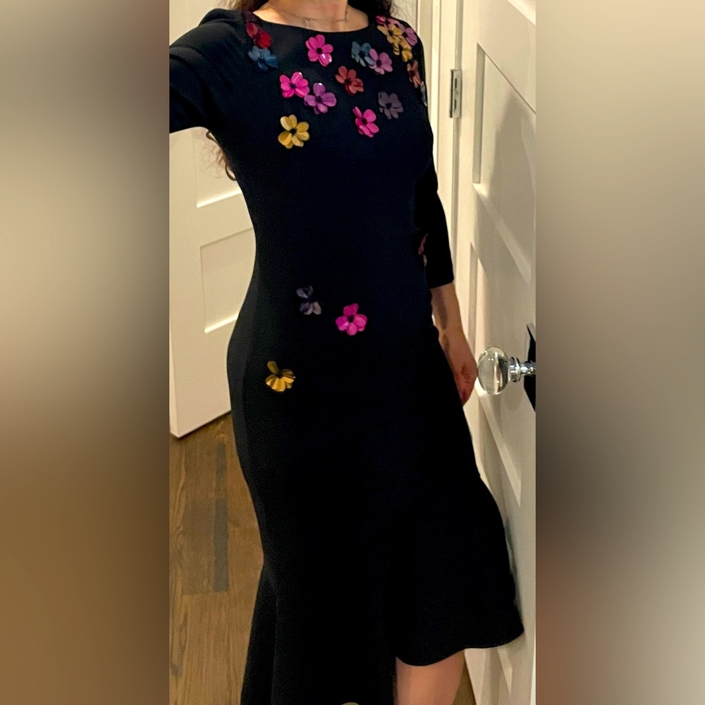 Theia bateau neckline black elbow length sleeve 3D flower dress size 4